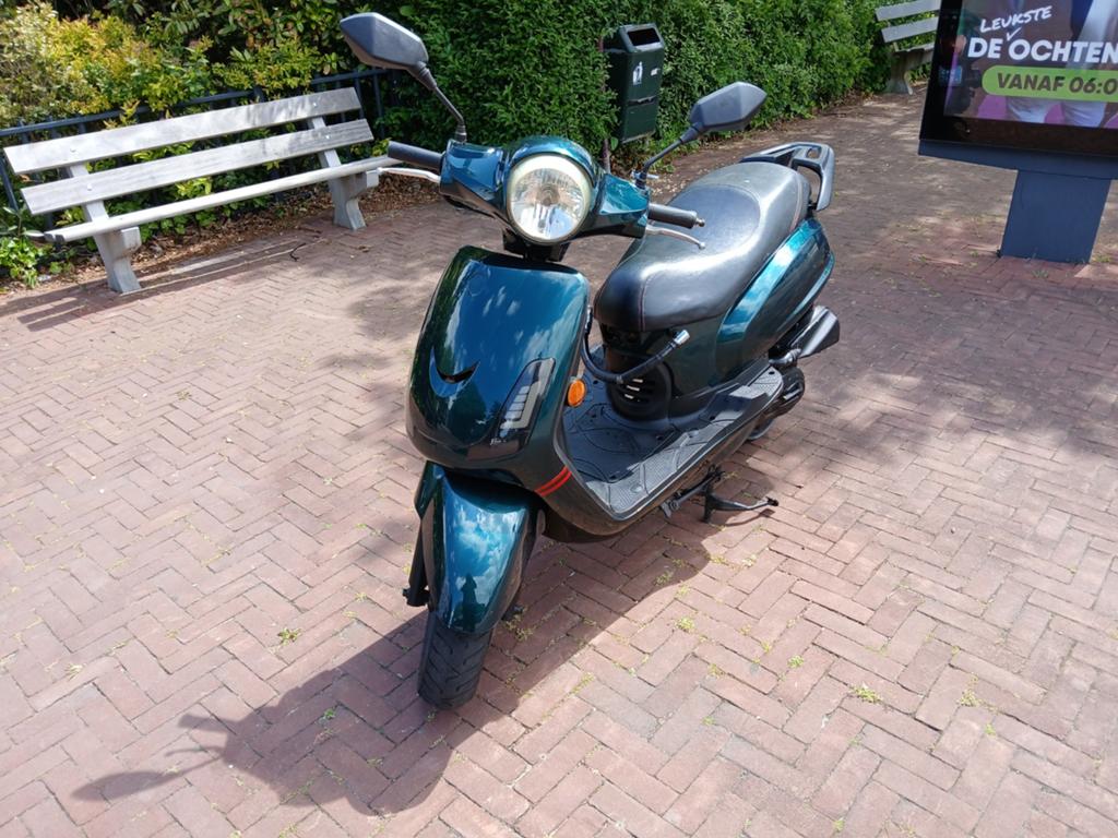 Zeer nette sym fiddle 2, Fietsen en Brommers, Ophalen, Zo goed als nieuw, Benzine