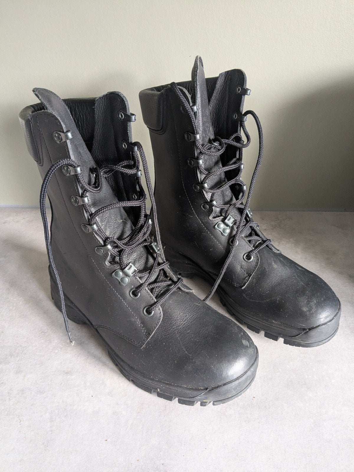 Veiligheids schoenen. Maat 42, Ophalen of Verzenden, Zo goed als nieuw