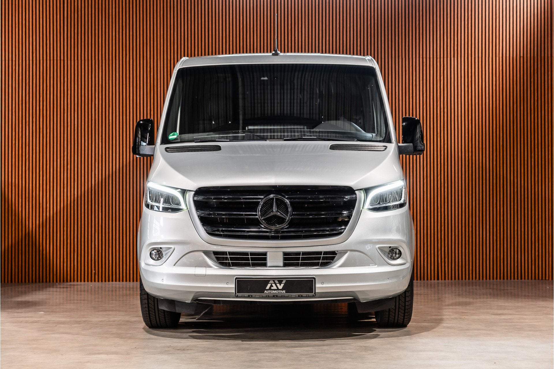 Mercedes-Benz Sprinter 317 1.9 CDI | ACC | LED Koplampen | C, Automaat, Achterwielaandrijving, Gebruikt, Zwart