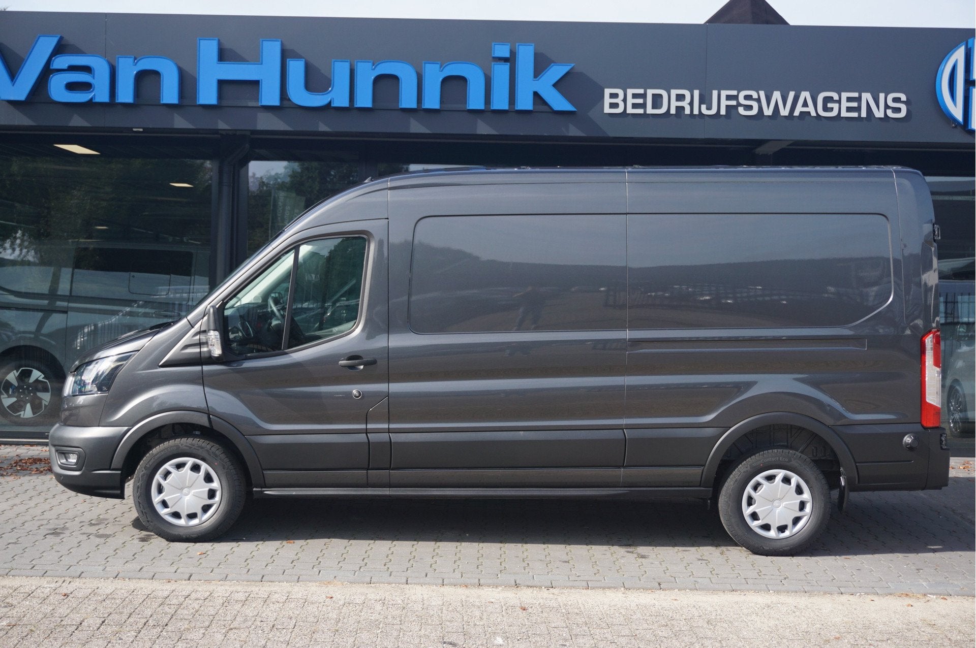 Ford Transit 350L 130PK L3H2 Trend BPM VRIJ! Clima, 12" Sync, Voorwielaandrijving, Euro 6, 4 cilinders, 2500 kg