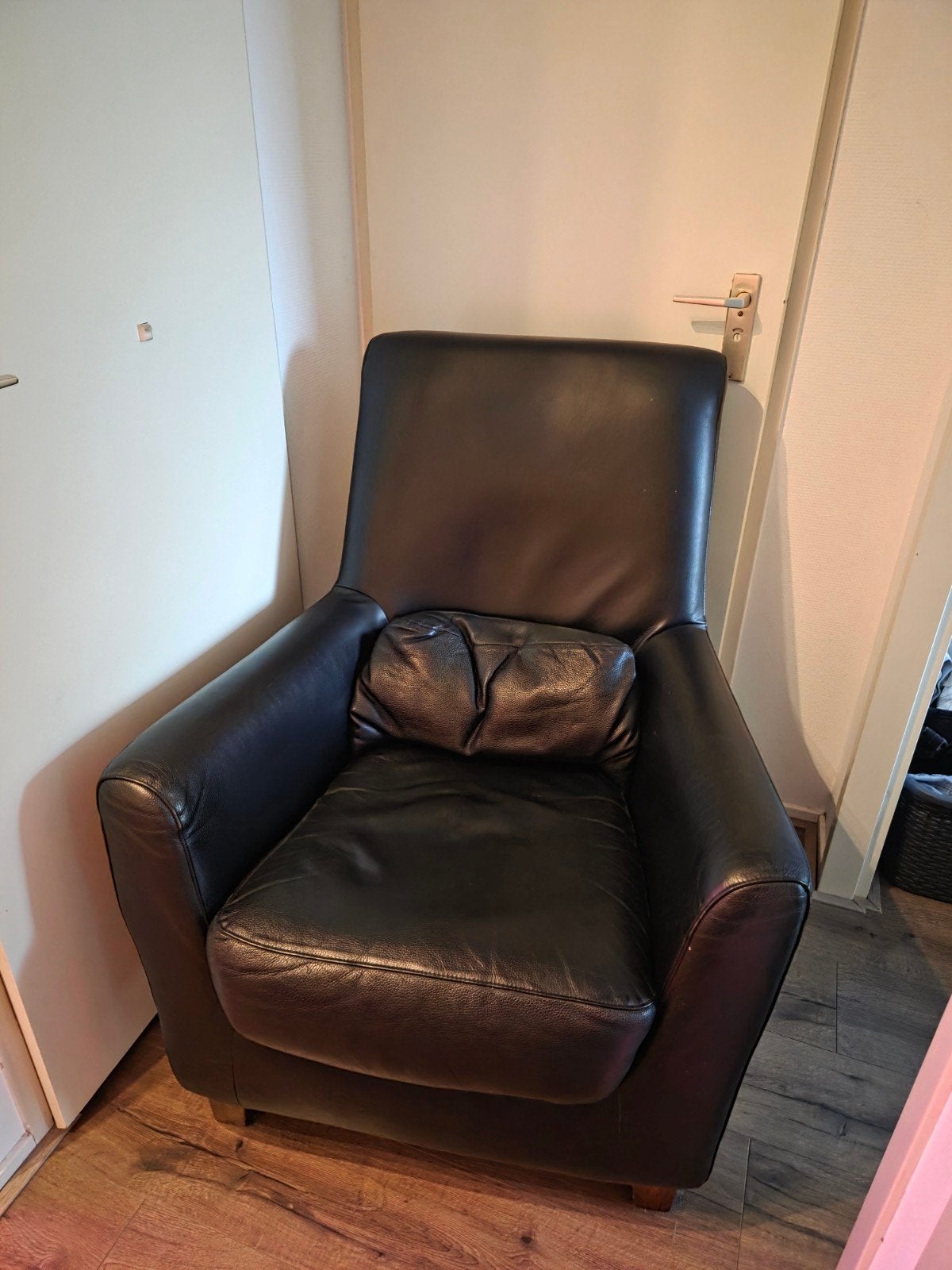 Comfortabele zwarte leren fauteuil, Ophalen, Gebruikt, Leer, Klassiek, Comfortabel