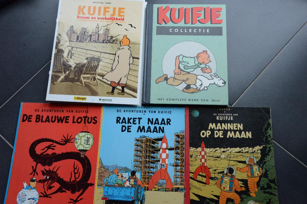 2 Kuifje stripverhalen + 1 "Kuifje Collection"., Meerdere stripboeken, Ophalen of Verzenden, Zo goed als nieuw, Hergé