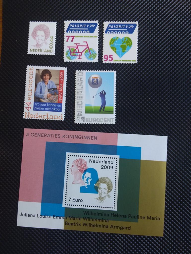 Collectie postzegels uit 2009, Postzegels en Munten, Postzegels | Nederland, Ophalen of Verzenden, Na 1940, Postfris