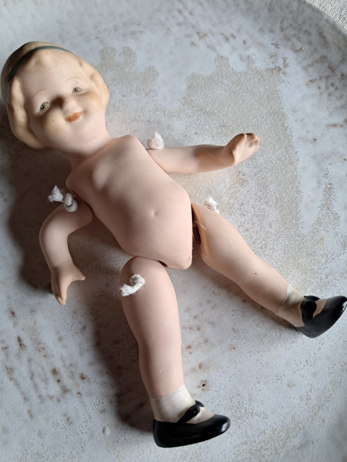 Antiek popje gemaakt van bisquit (ongeglazuurd porselein), Ophalen of Verzenden