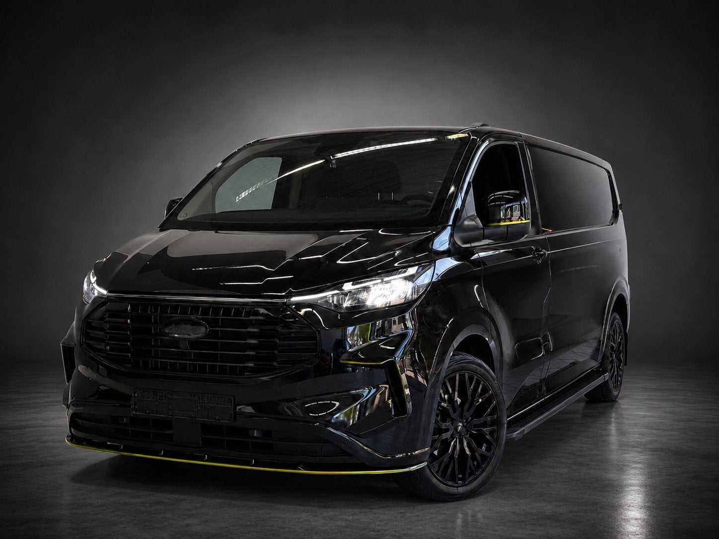 Ford Transit Custom Limited 2.0 EcoBlue 170 PK Automaat 2024, Auto's, Ford, Stof, Euro 6, 2800 kg, Zwart