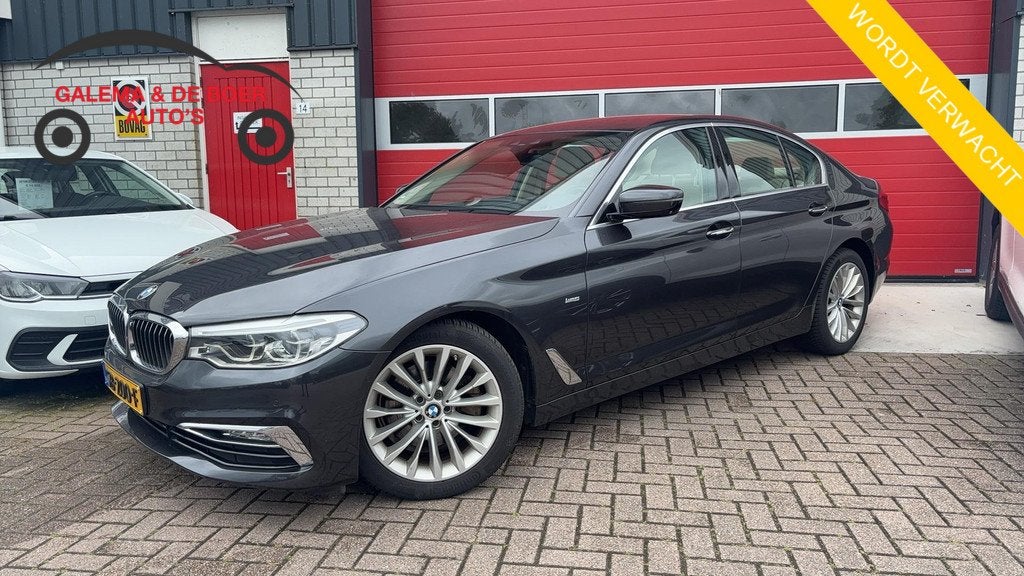 BMW 5-serie 520i High Executive ZEER MOOI! / FULL LED / 360G, Auto's, Automaat, 1998 cc, Achterwielaandrijving, Gebruikt