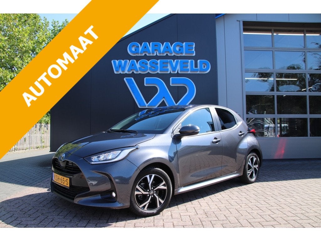 Toyota Yaris 1.5 Hybrid 115 First Ed. Carplay/Camera/Adapt.C, Gebruikt, Adaptive Cruise Control, 450 kg, 1490 cc