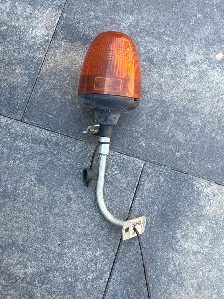 Oranje zwaailicht - Gebruikt.  20 euro, Ophalen of Verzenden, Gebruikt, Universele onderdelen