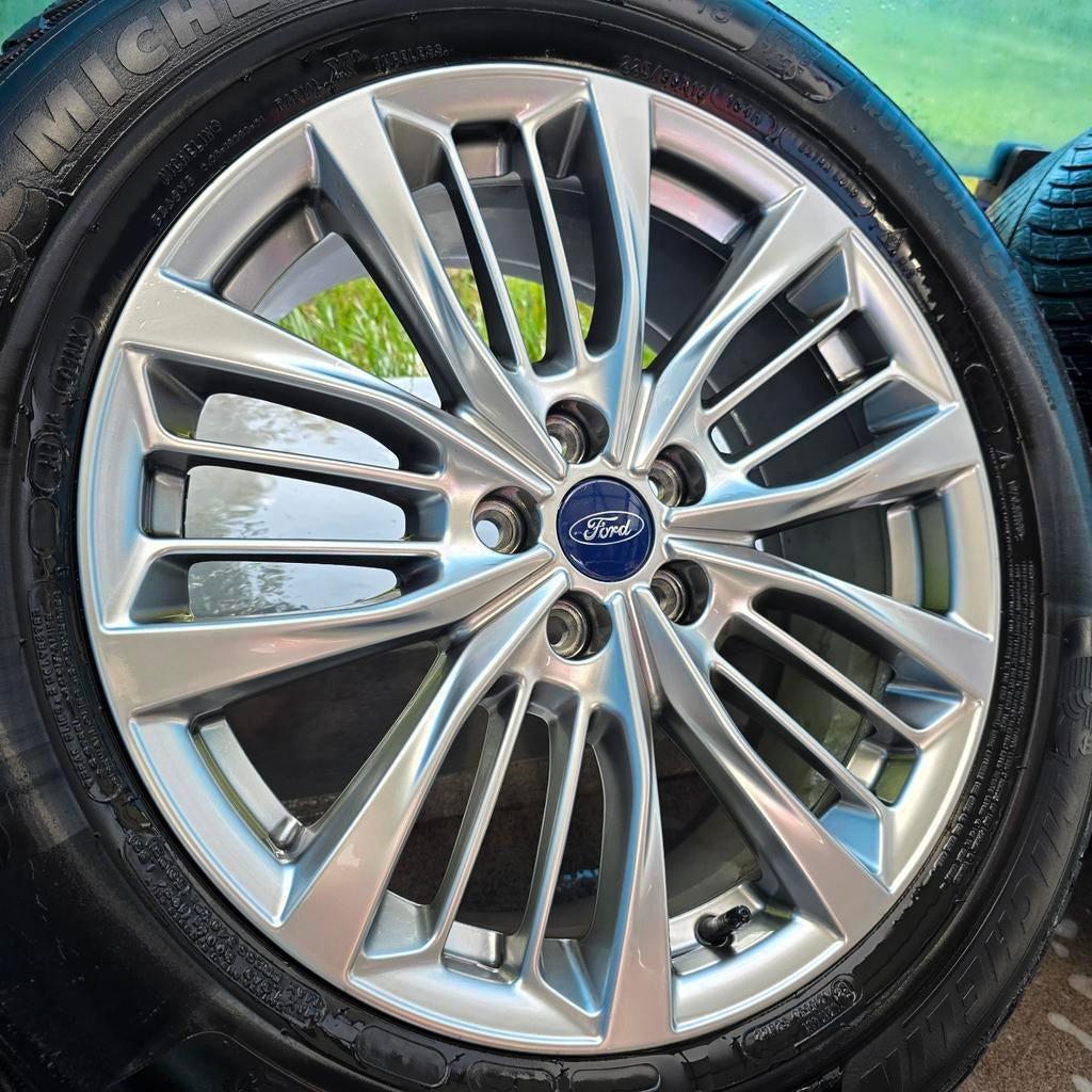 Origineel Ford Kuga Vignale winterset 225-60-18 TPMS, Auto-onderdelen, Ophalen, 18 inch, Ford, Banden en Velgen