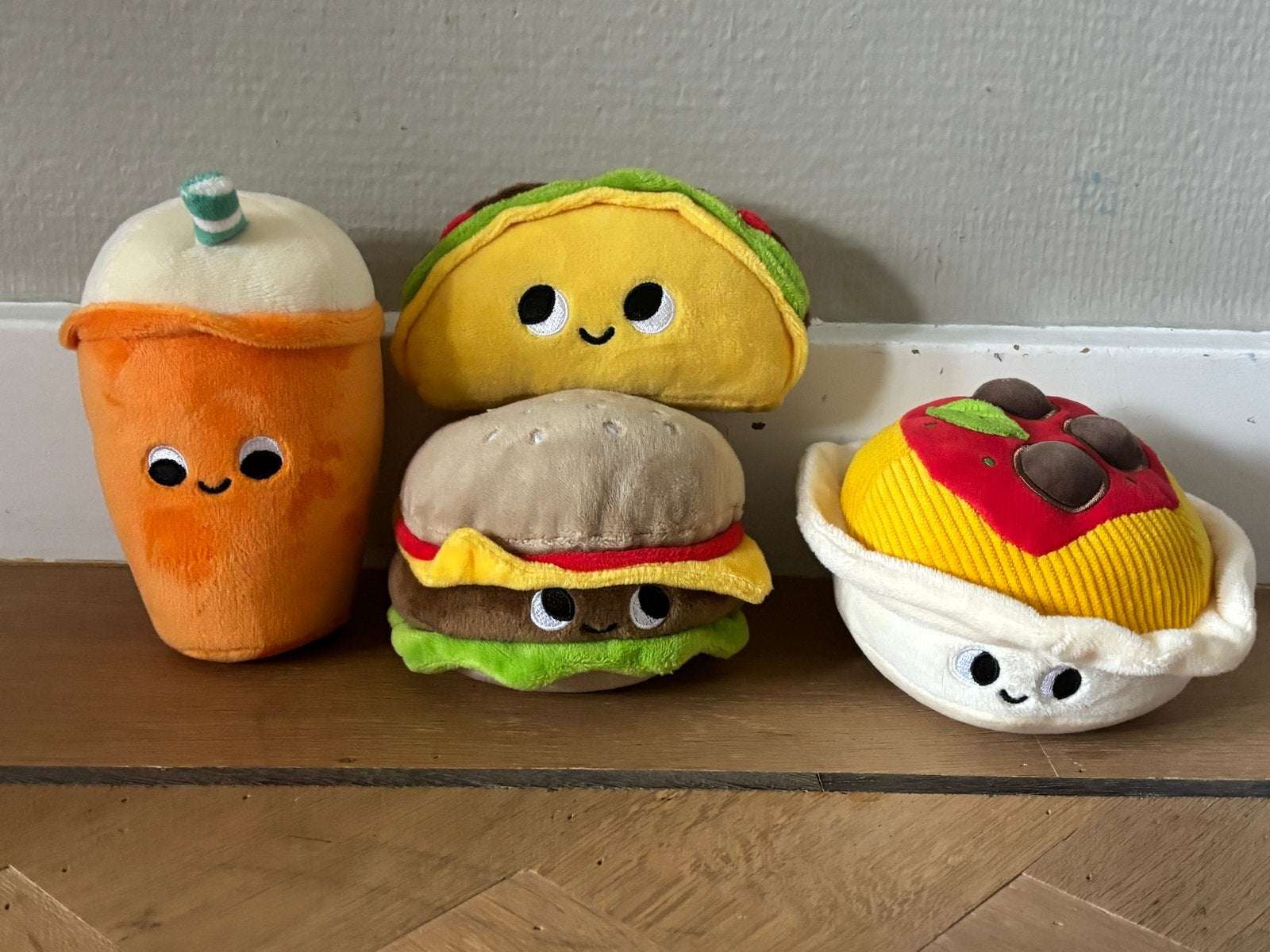 Vier leuke Better Bunny knuffels (eten), Oranje, Overige merken, Overige typen, Ophalen of Verzenden