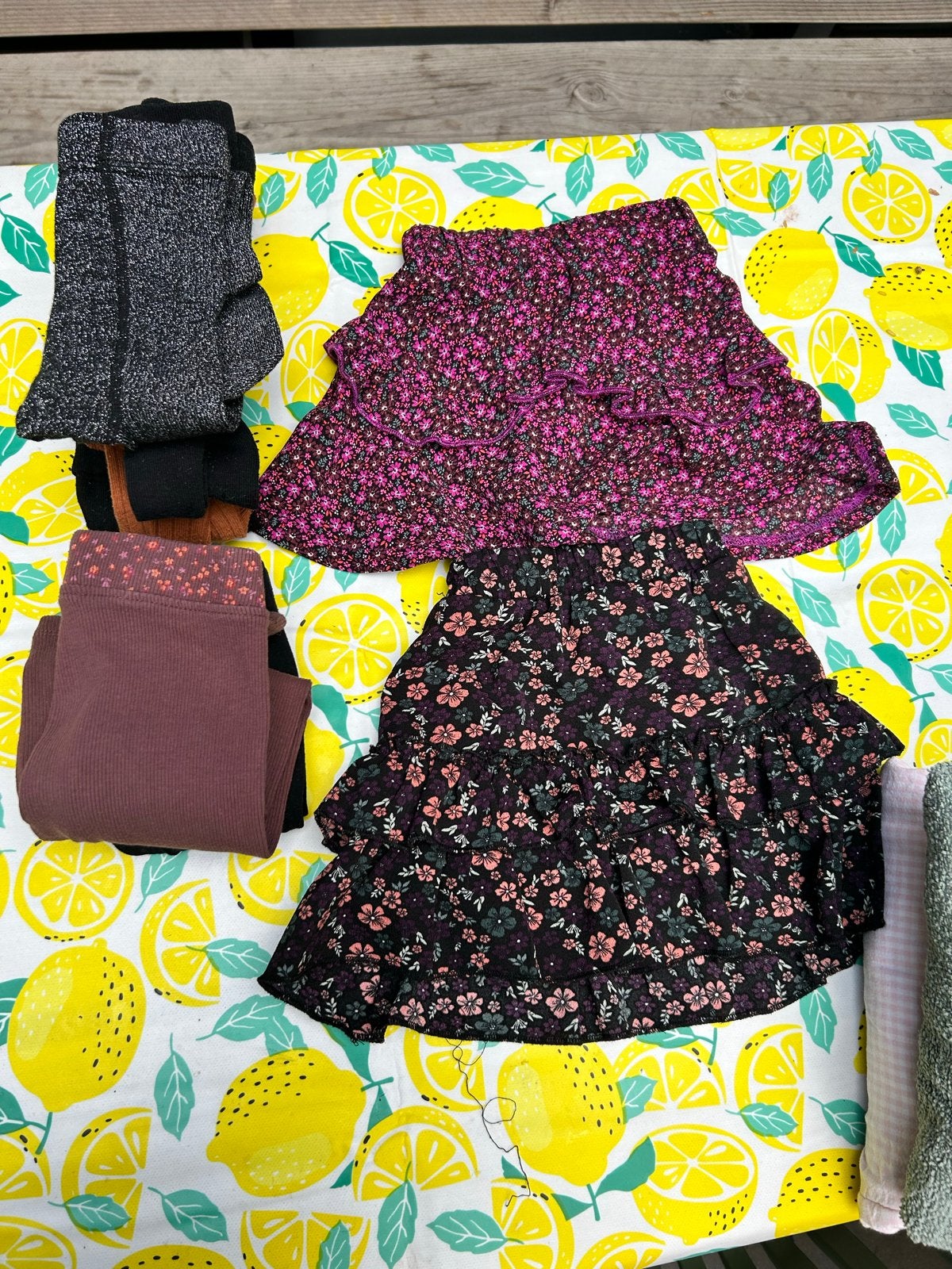 Kledingpakket maat 92 - Rokjes en leggings, Ophalen of Verzenden, Gebruikt, Meisje, Setje