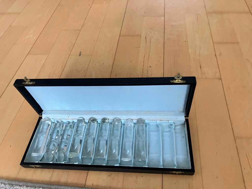 Antieke glazen messenleggers in doos, Ophalen of Verzenden