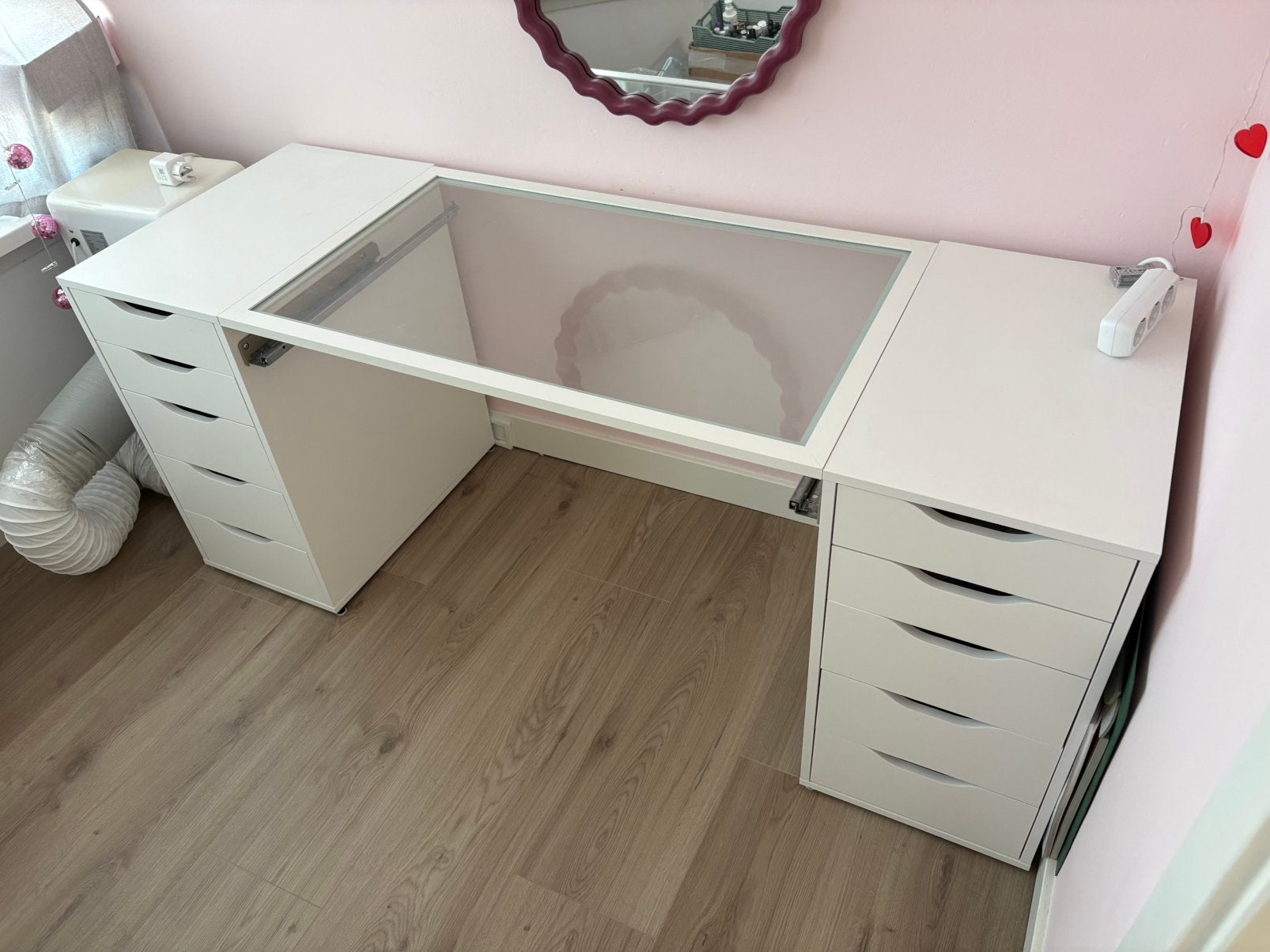 Mooi Ikea bureau van Alex kasten, Ophalen, Zo goed als nieuw