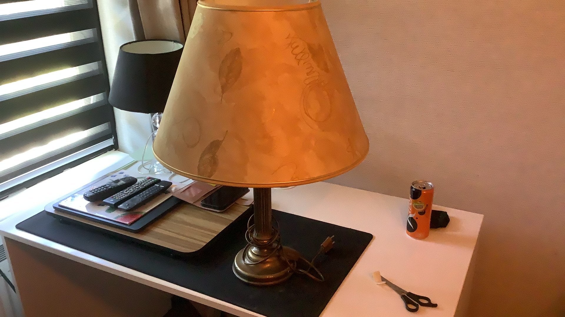 Lamp met koperen onderstel, Ophalen, Zo goed als nieuw