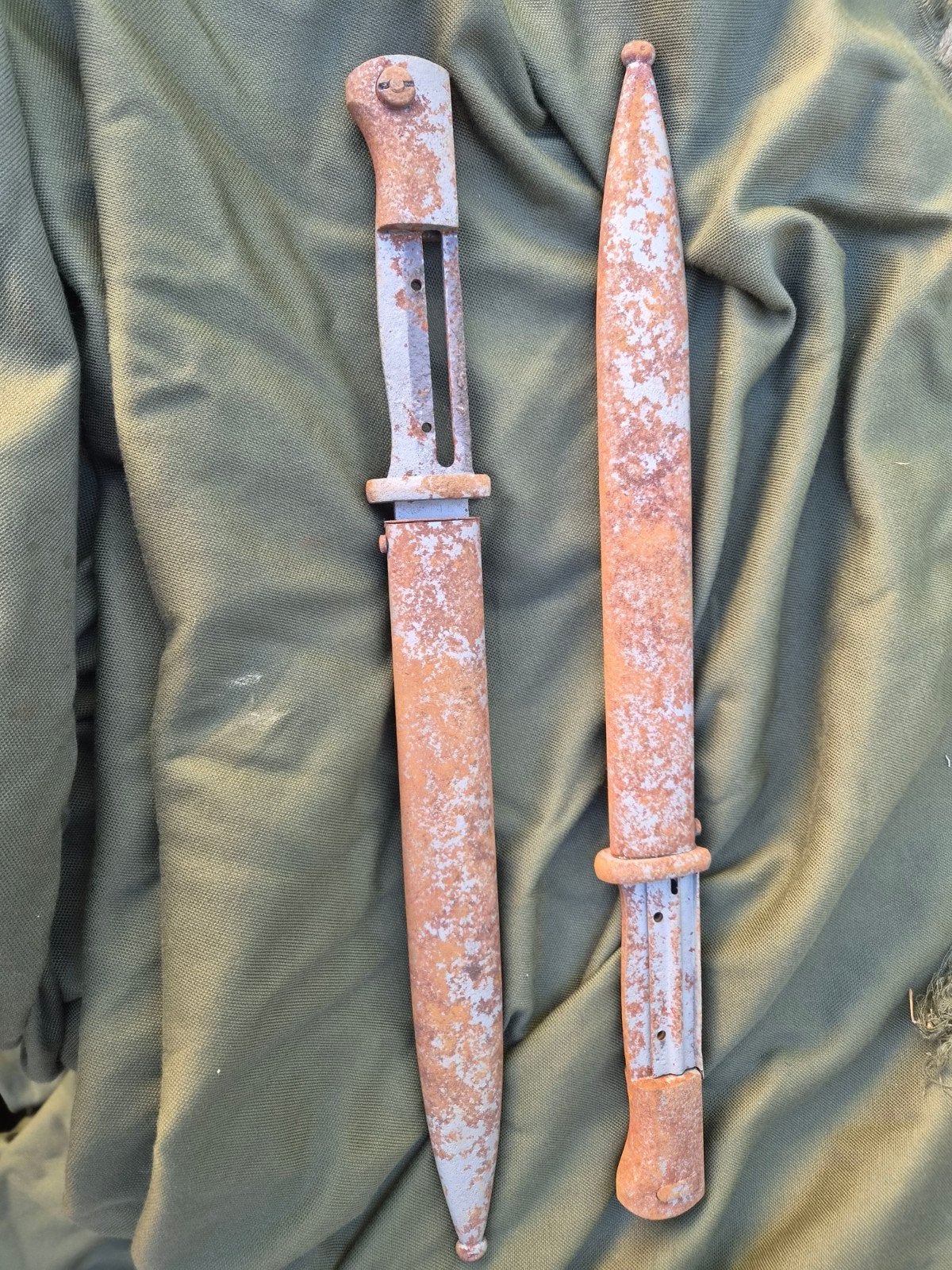 2 x K98 Bajonet Opgraving - Bodemvondst, Verzamelen, Niet van toepassing (historisch item), Mes of Dolk, Ophalen of Verzenden