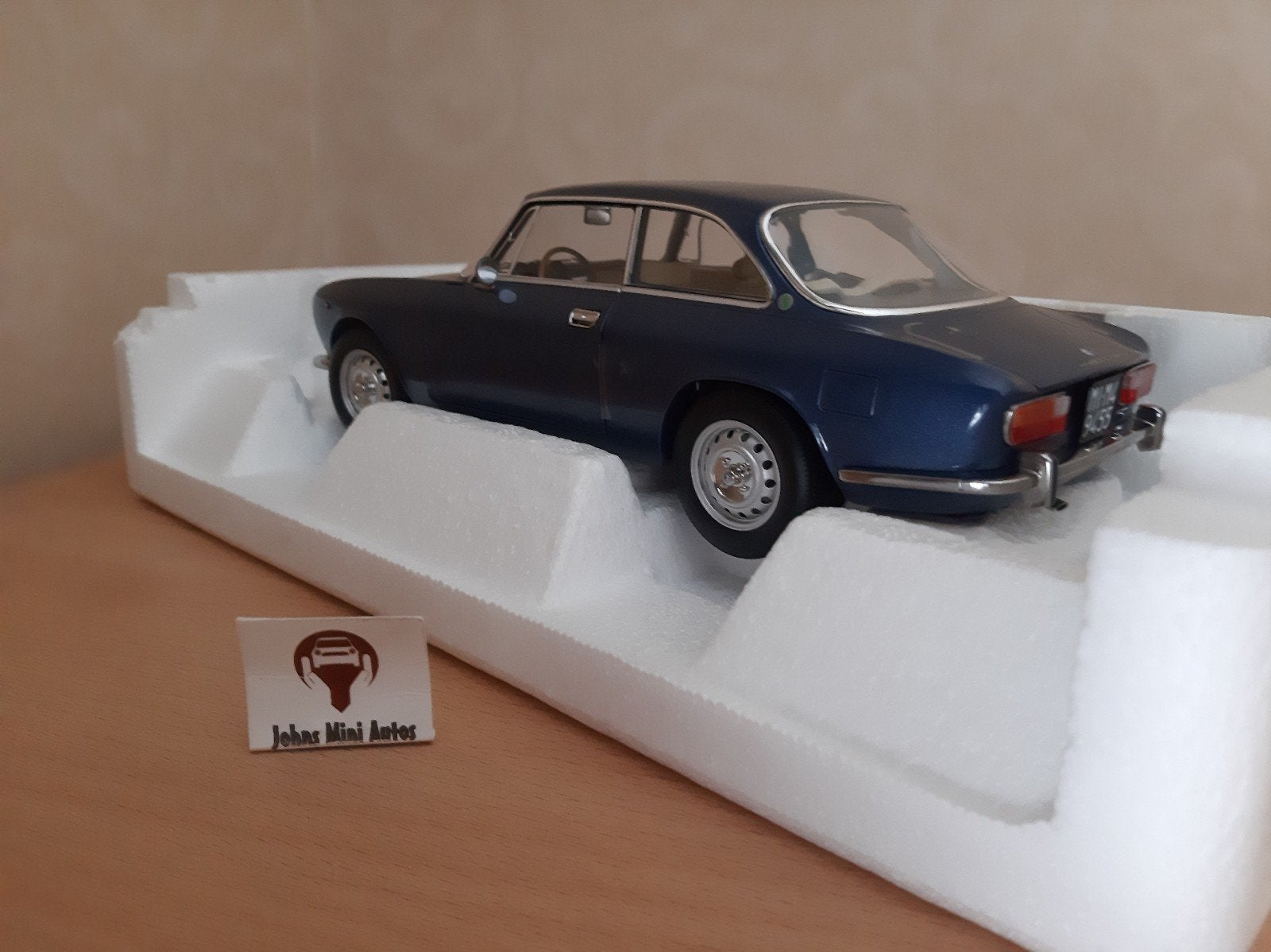 Alfa Romeo 2000 GTV 1973 blauw-metallic LIMITED EDITION 1:18, Hobby en Vrije tijd, Modelauto's | 1:18, Auto, Nieuw, Norev, NOREV HIGH QUALITY