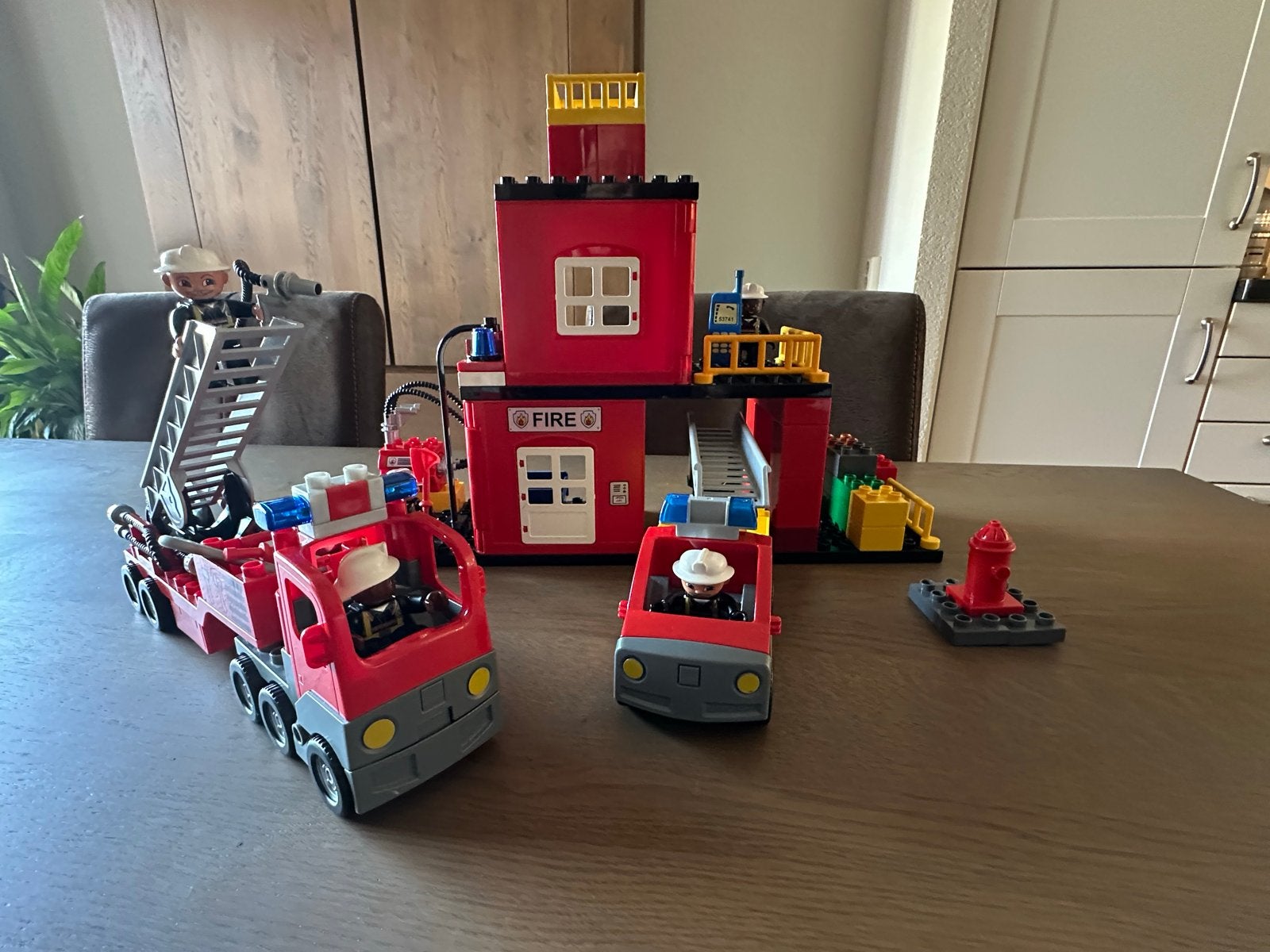 LEGO Duplo Brandweerkazerne met brandweerwagens, Ophalen, Gebruikt, Overige merken