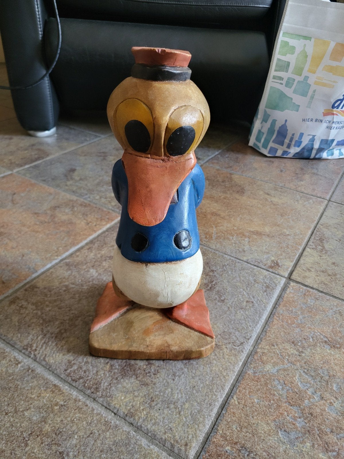 Uniek handgesneden houten beeld van Donald Duck, Overige onderwerpen, Handgemaakt, Ophalen of Verzenden, 20 - 50 cm