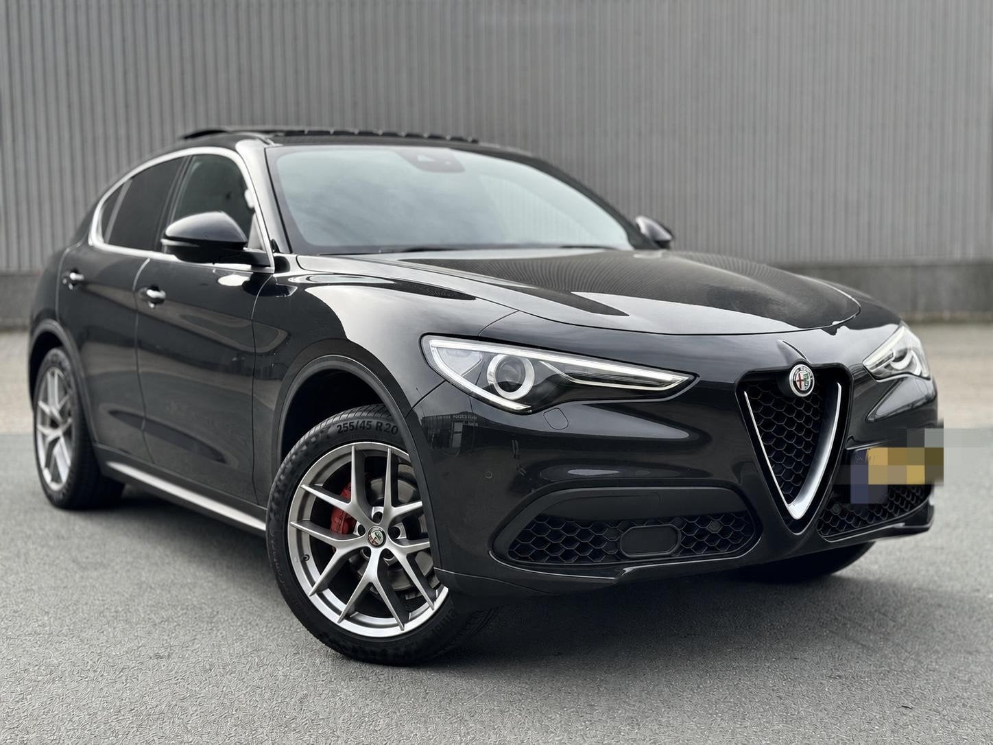Alfa Romeo Stelvio 2.0 280pk KEYLESS AWD ACC PANO &  TREKHK, Auto's, Automaat, Dealer onderhouden, 1995 cc, 4 cilinders