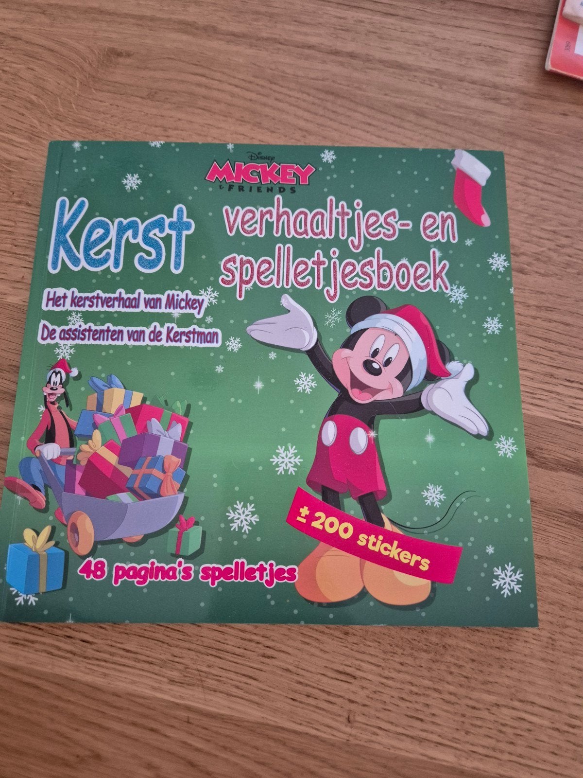 Disney Mickey Kerst Verhaaltjes- en Spelletjesboek, Boeken, Ophalen of Verzenden, Zo goed als nieuw, Disney Enterprises Inc., 2 tot 3 jaar