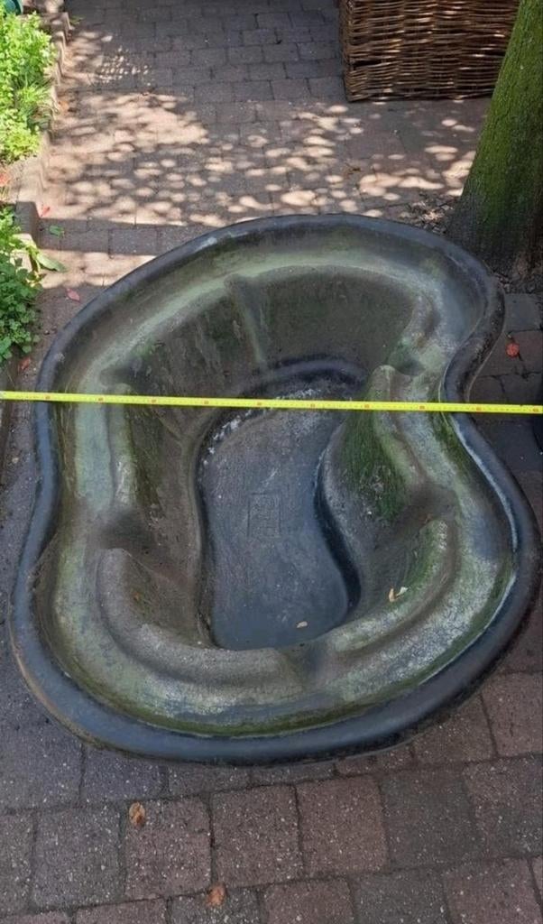 Prachtige voorgevormde vijverbak 120 x 80 cm met plantenrand, Ophalen, Zo goed als nieuw