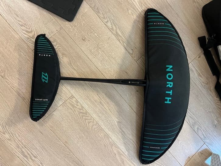 North Sonar AF85 Foilboard met Sonar MA1350 en seek 98L, Watersport en Boten, Ophalen of Verzenden, Gebruikt, Overige typen, Met vinnen