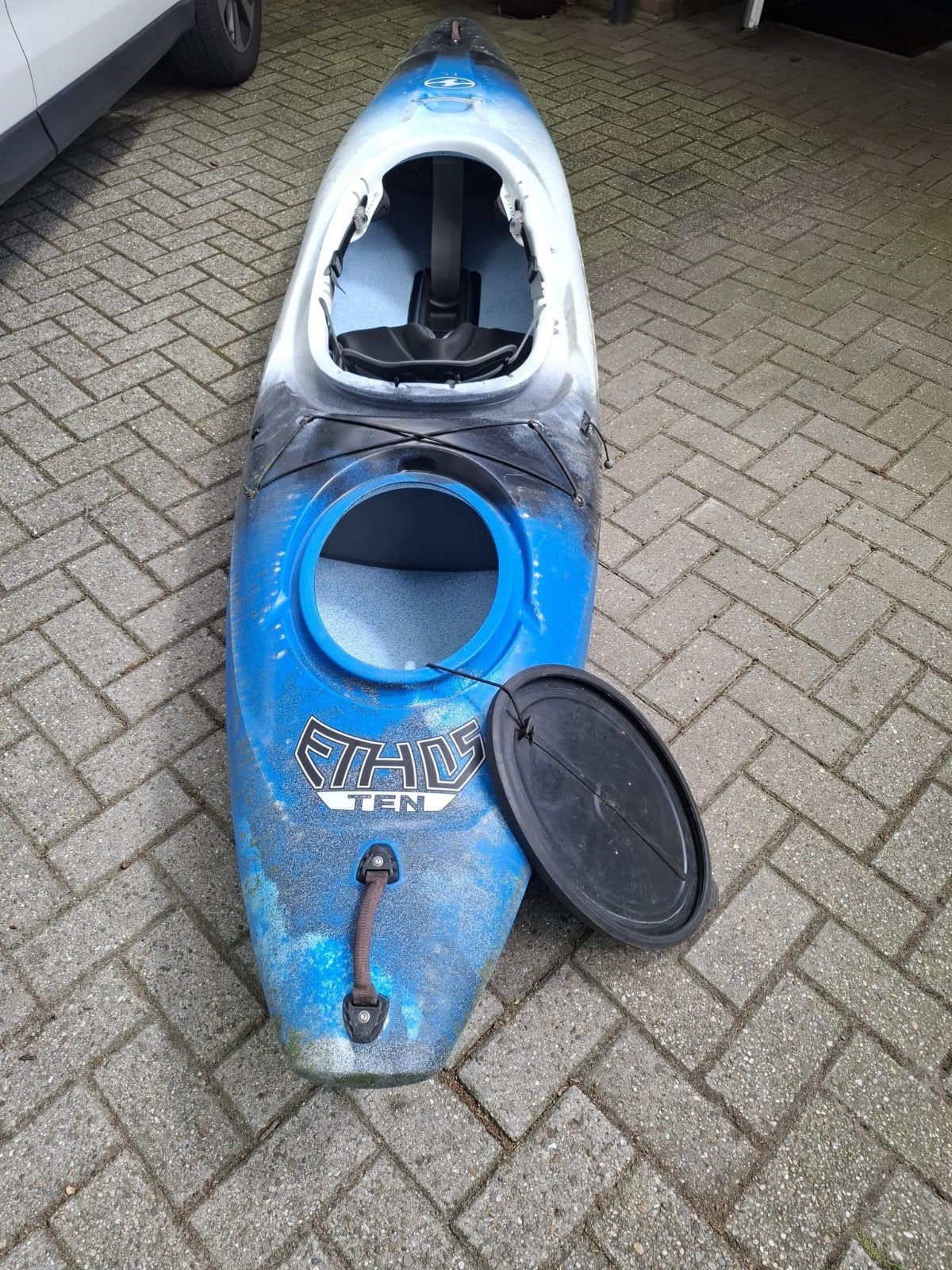 Wavesport Ethos 10 Kajak met peddel en trolley, Ophalen, Gebruikt, 1-persoons