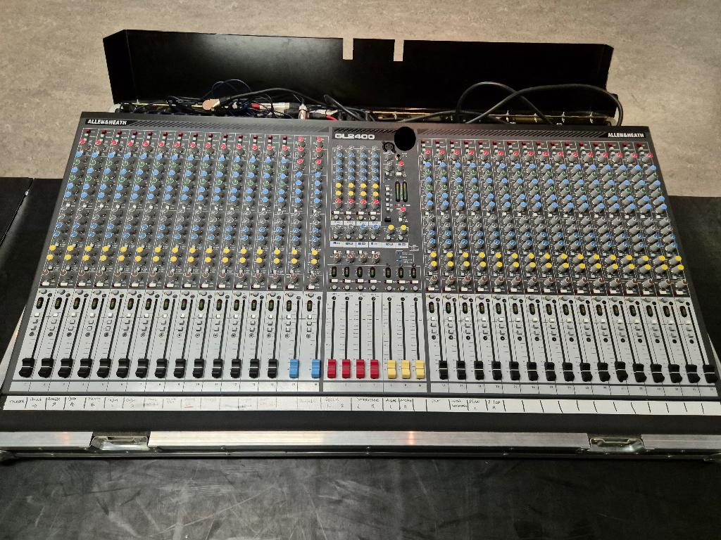 Allen & Heath GL2400 geluidstafel, Audio, Tv en Foto, Professionele Audio-, Tv- en Video-apparatuur, Ophalen, Zo goed als nieuw