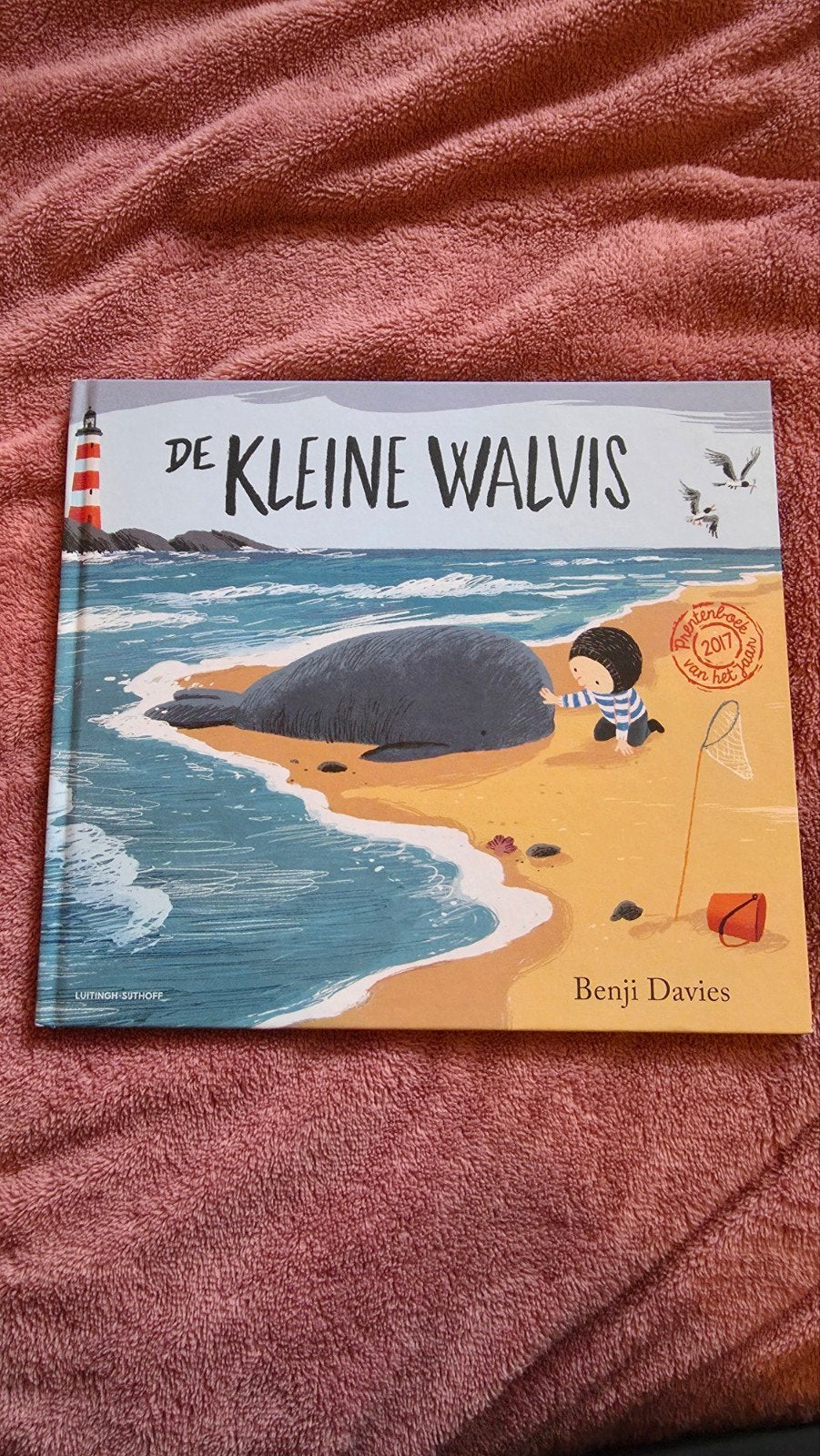 Benji Davies - De kleine walvis, Ophalen of Verzenden, Zo goed als nieuw, Benji Davies, Fictie algemeen