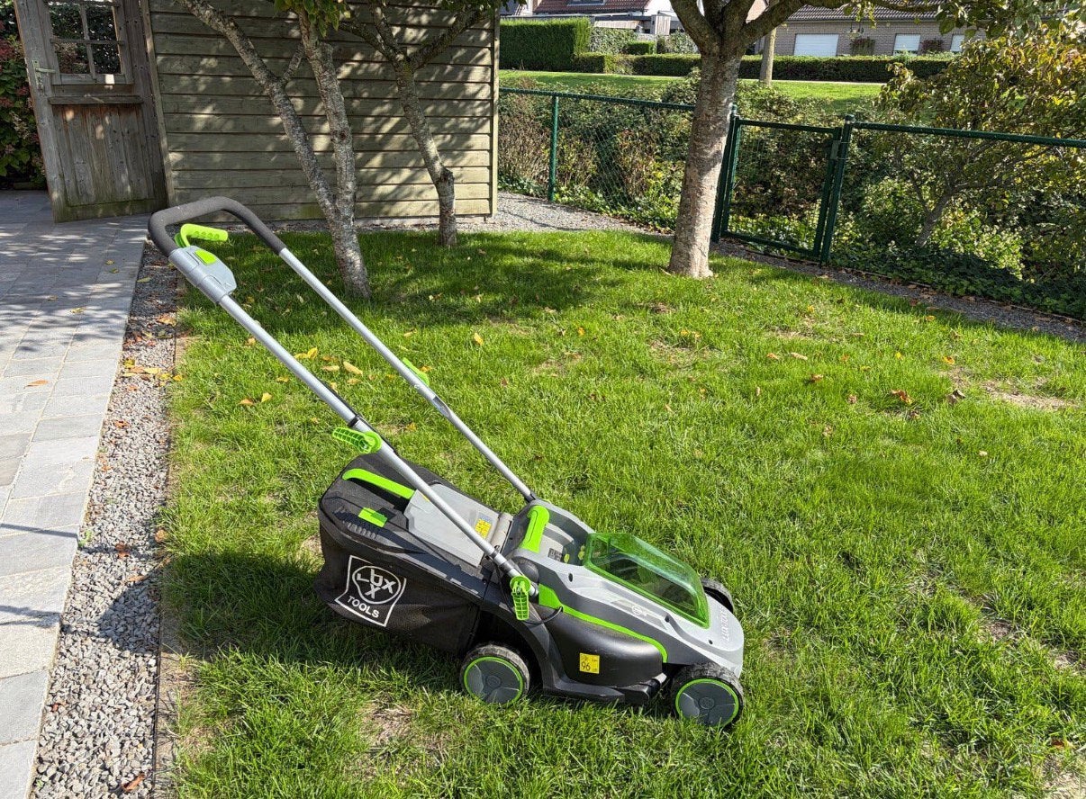 Lux-Tools accu grasmaaier 33cm - zo goed als nieuw, Tuin en Terras, Ophalen, Zo goed als nieuw