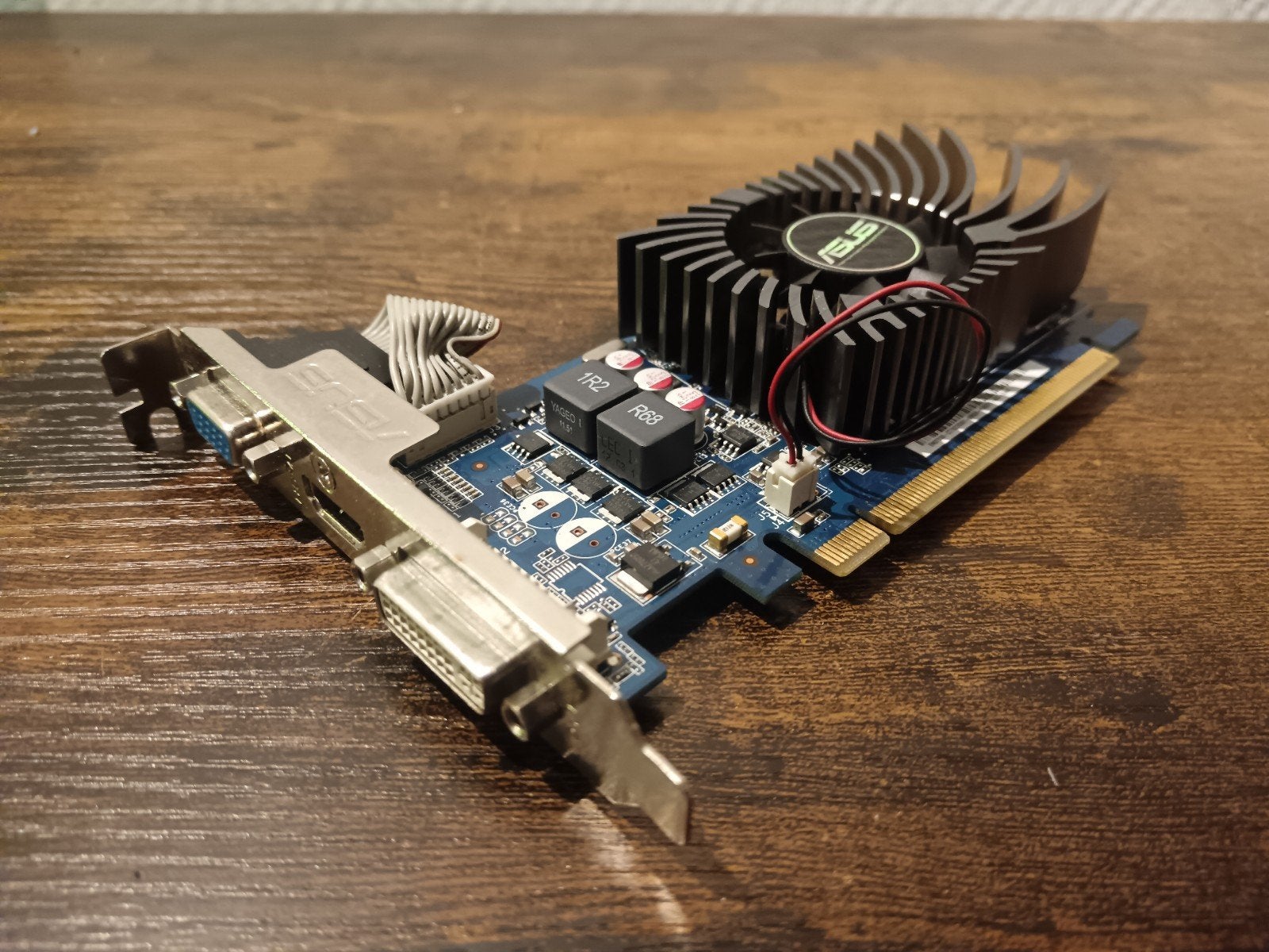 ASUS GT 530 2GB Videokaart, Gebruikt, PCI-Express 2, GDDR3, HDMI