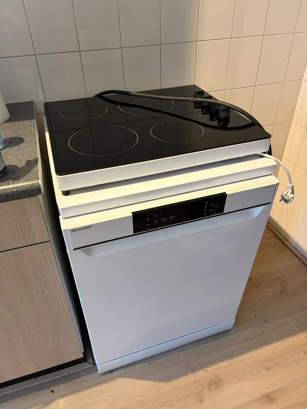 Vaatwasser Sharp, Witgoed en Apparatuur, Ophalen, Zo goed als nieuw, 85 tot 90 cm