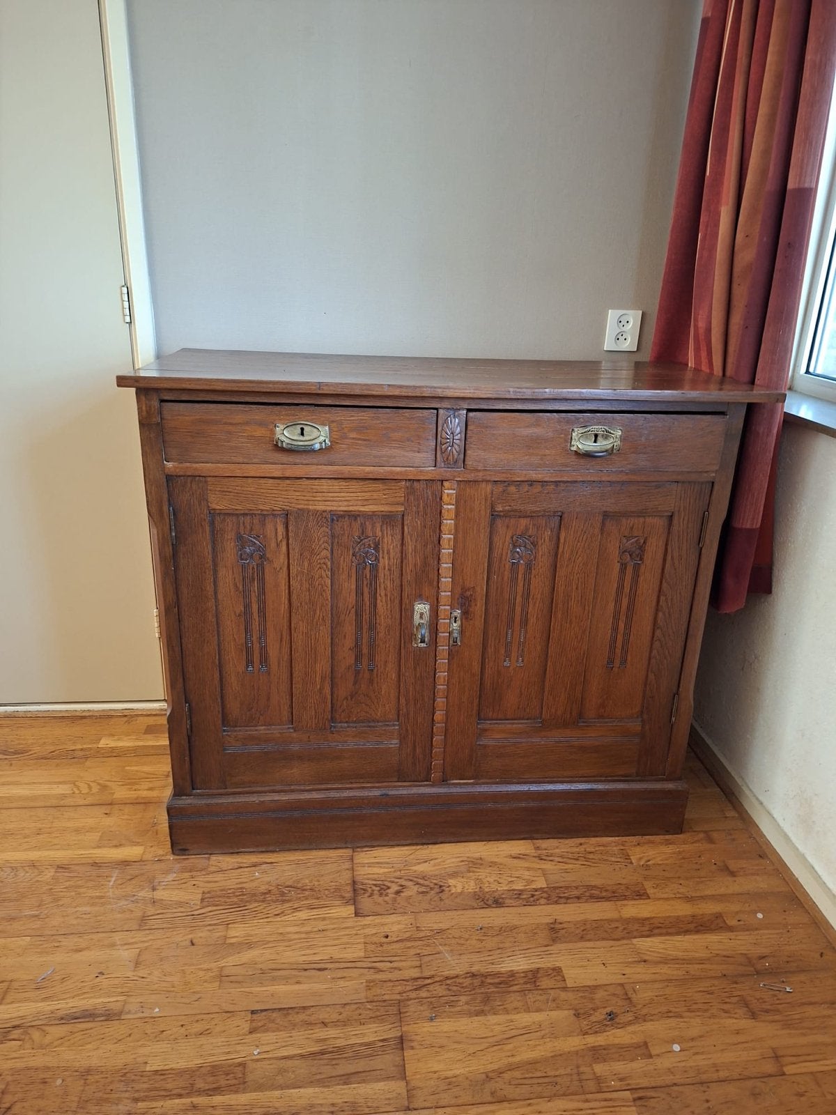 Antiek eiken dressoir met lades en deuren, Ophalen
