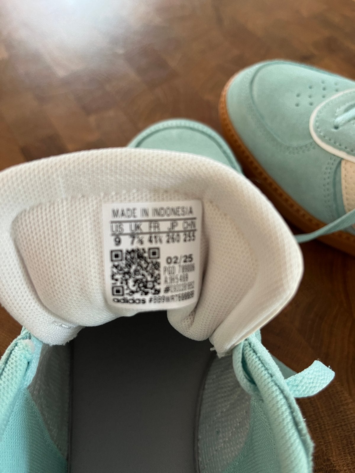 Nieuwe Adidas sneakers - Maat 41 1/3 - Mintgroen, Ophalen of Verzenden, Nieuw, Overige kleuren, Sneakers of Gympen