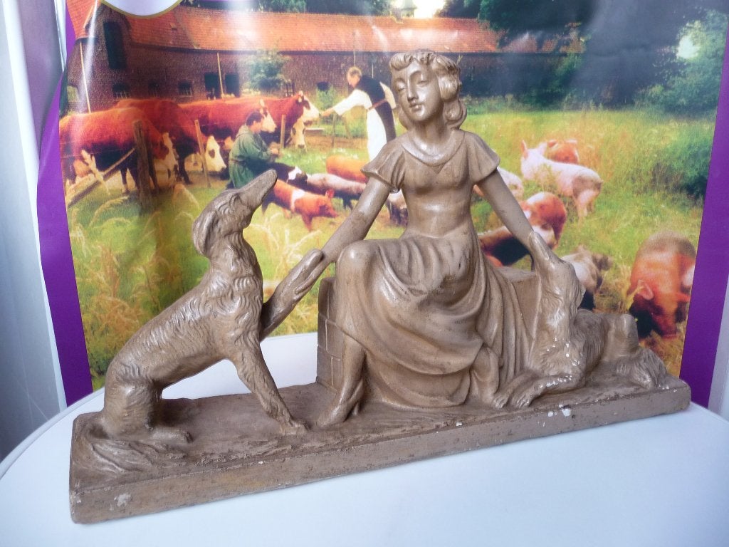 Brocante beeld vrouw met hond., Ophalen of Verzenden