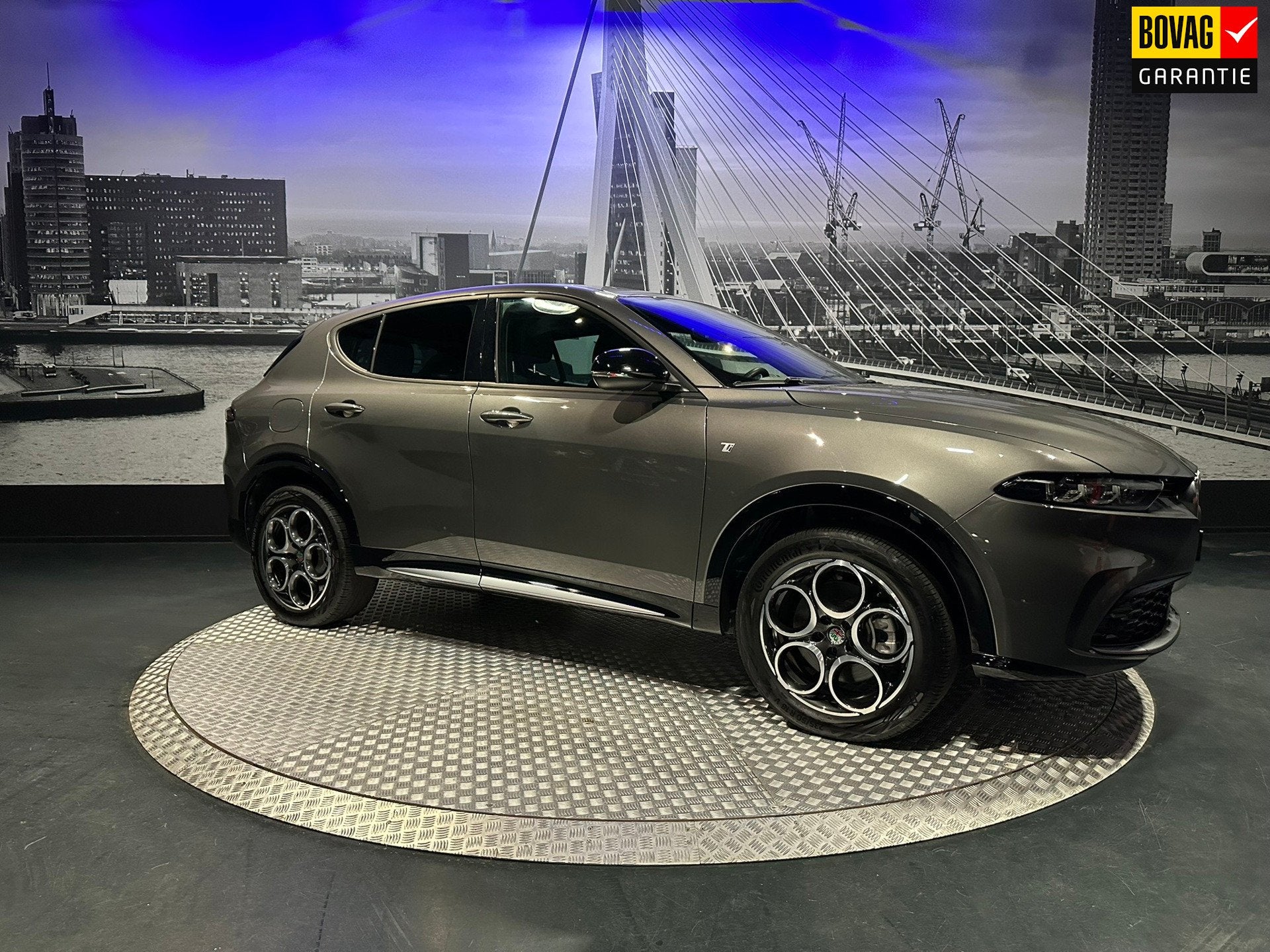 Alfa Romeo TONALE 1.3 Ibrida Plug-In Q4, Auto's, Automaat, Dealer onderhouden, Stof, 4 cilinders