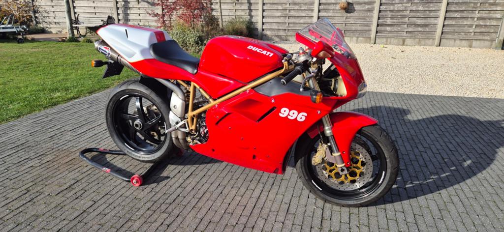 DUCATI 996, Motoren, Ophalen
