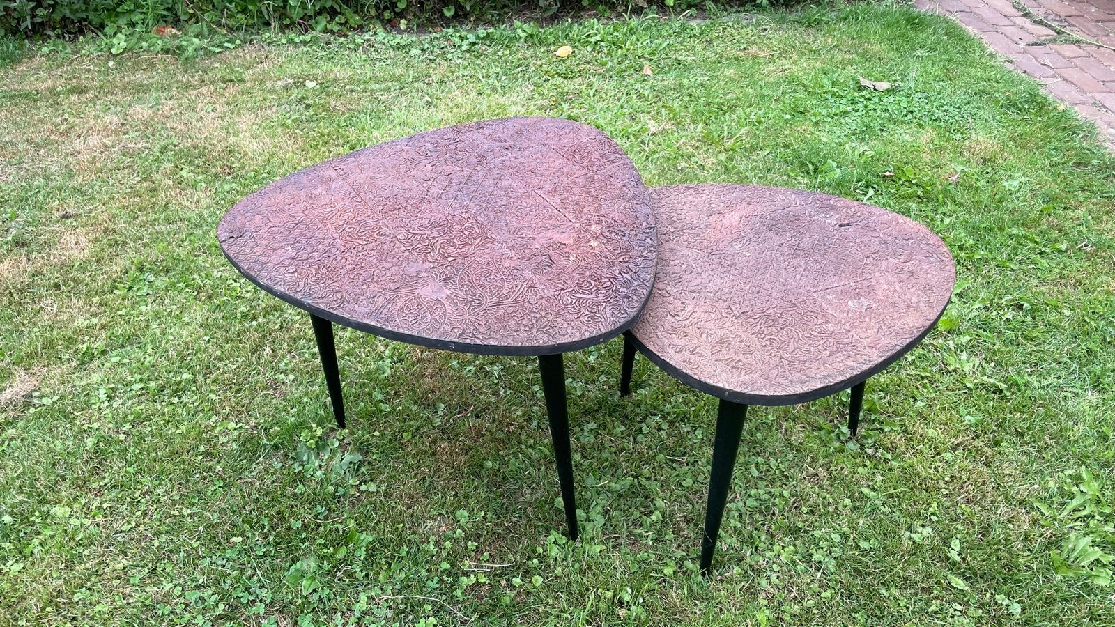 Set van 2(3) bijzettafels met leuk patroon, Ophalen, Gebruikt