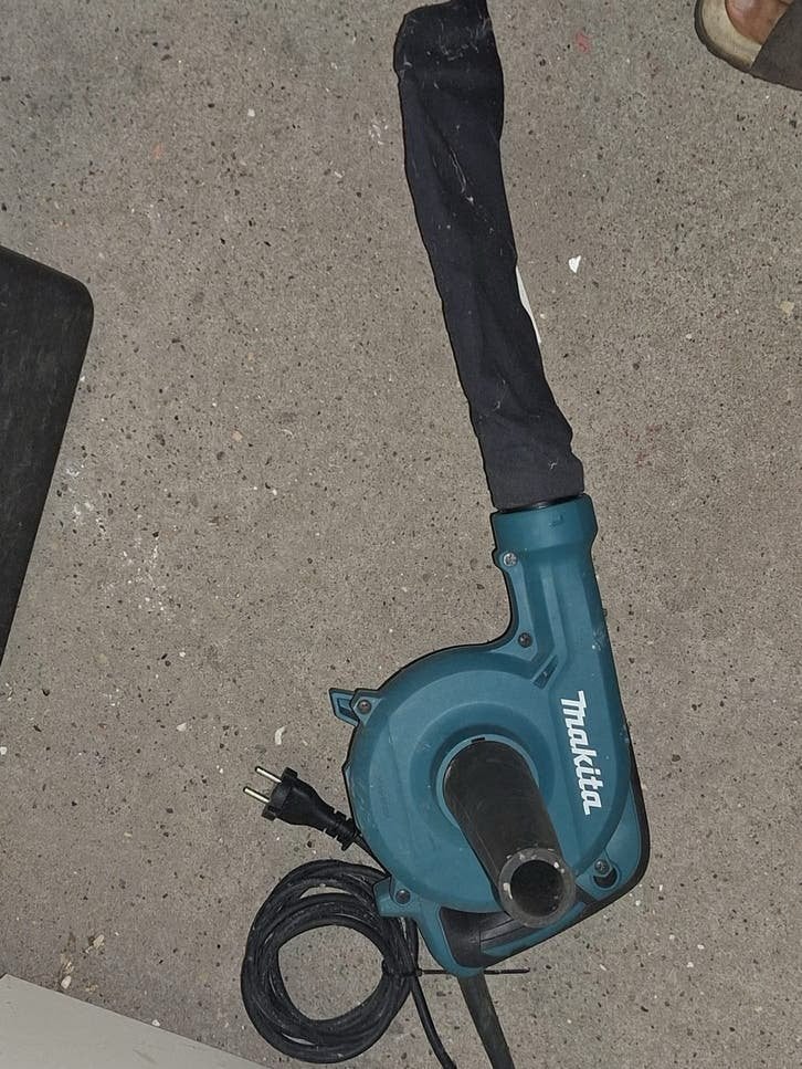Makita Bladblazer UB1103 - Elektrisch en Handzaam, Tuin en Terras, Ophalen, Gebruikt, Met zuigfunctie, Handgedragen