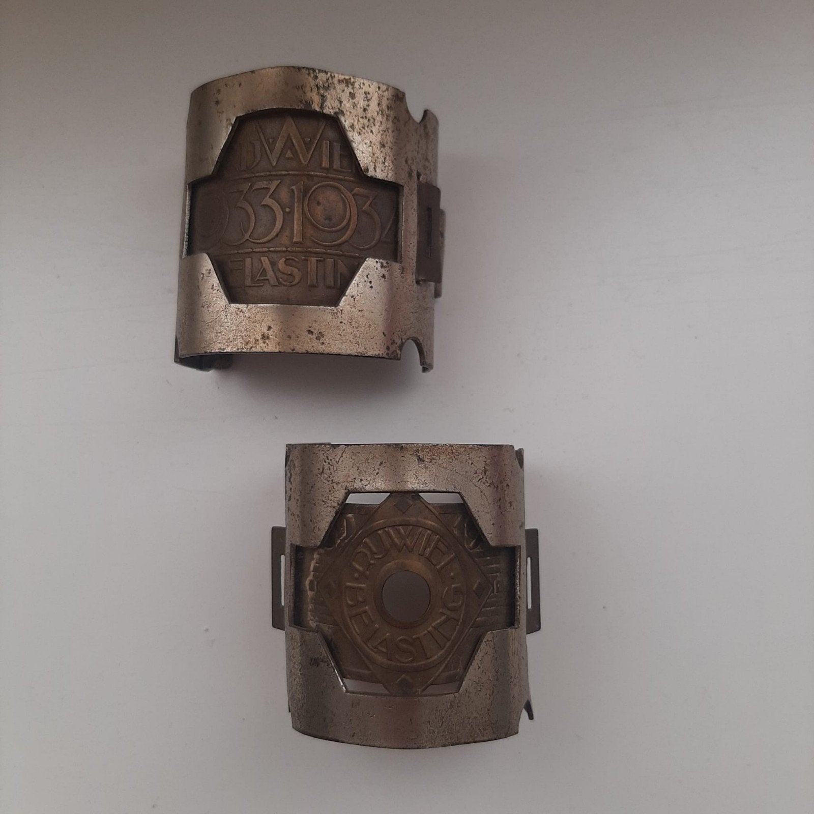 Rijwielbelasting plaatjes inclusief houders 1934, Ophalen of Verzenden, Gebruikt