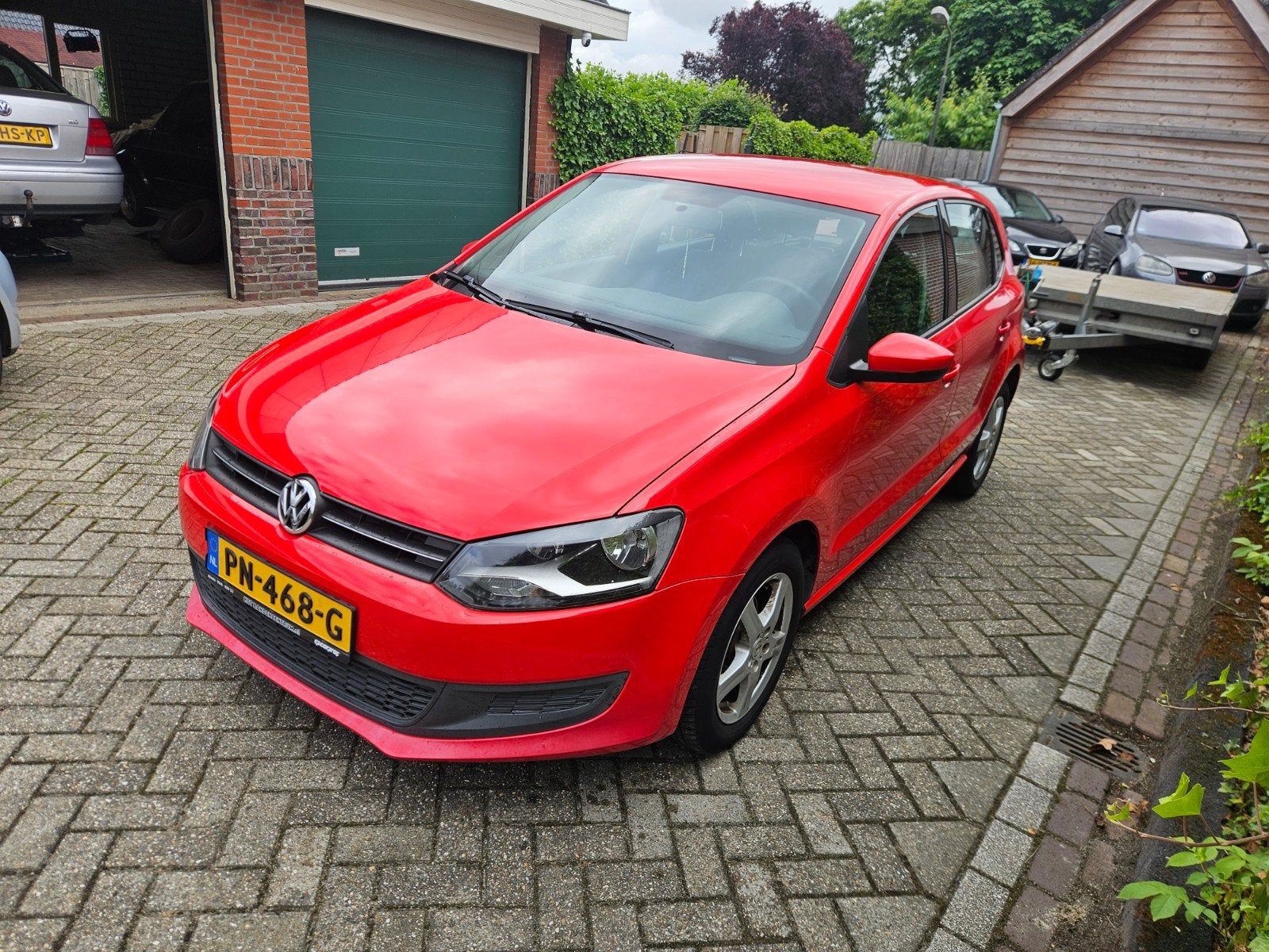Volkswagen Polo 1.2 51KW 2011 Rood inruil koopje!, Auto's, Voorwielaandrijving, 967 kg, 40 €/maand, 1198 cc