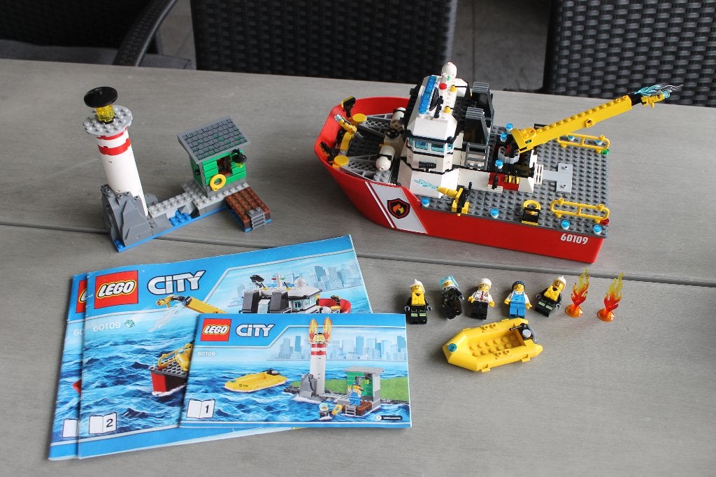 lego city brandweerboot 60109, City, Lego, Ophalen of Verzenden, Zo goed als nieuw
