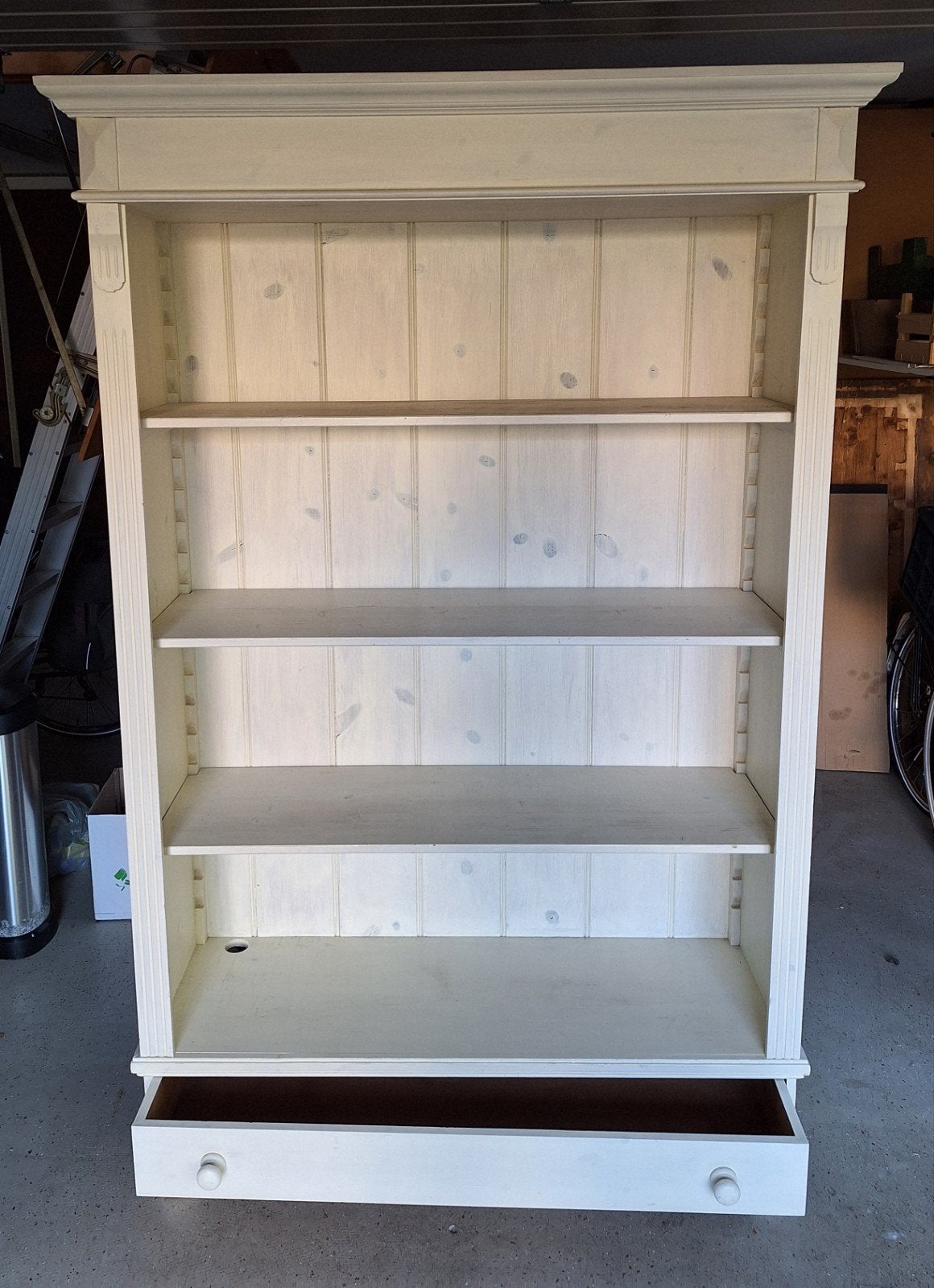 Grenen boekekast wit, Ophalen, Met plank(en), Gebruikt, 100 tot 150 cm