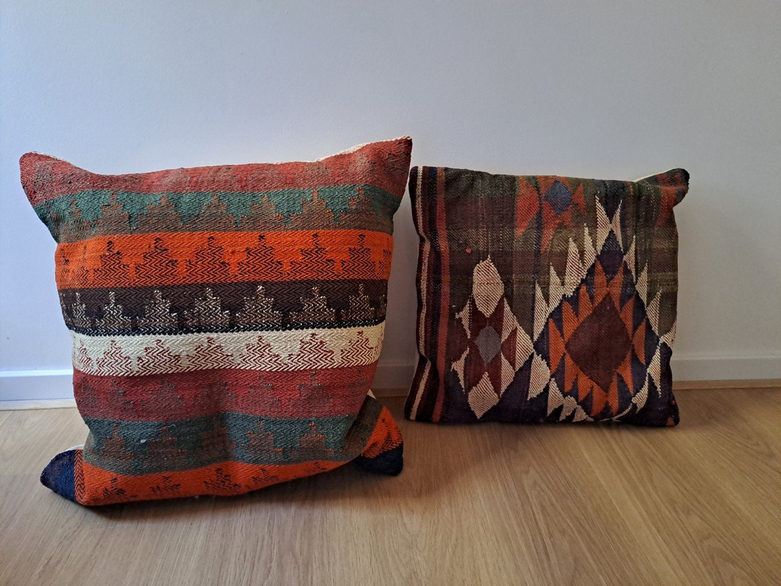 2 IKEA Sierkussens - Diverse Maten en Patronen, Ophalen, Gebruikt, Meerkleurig, Inclusief binnenkussen