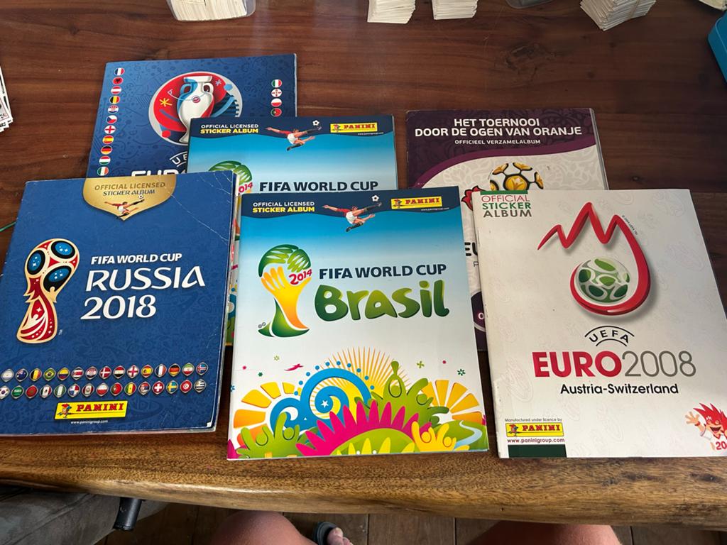 6 Panini Voetbal Albums - Diverse Jaren, Ophalen of Verzenden, Gebruikt, Stickers en Plaatjes