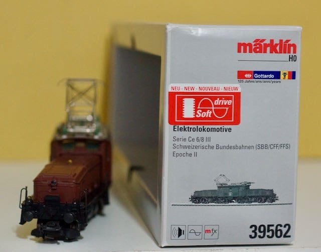 Märklin 39562 – SBB Ce 6/8 III “Krokodil” Gottardo 125 Jahre, Wisselstroom, Locomotief, Ophalen of Verzenden, Zo goed als nieuw