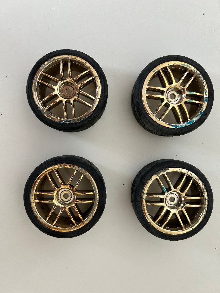 4x Tamiya banden met velg 1/10 rc auto