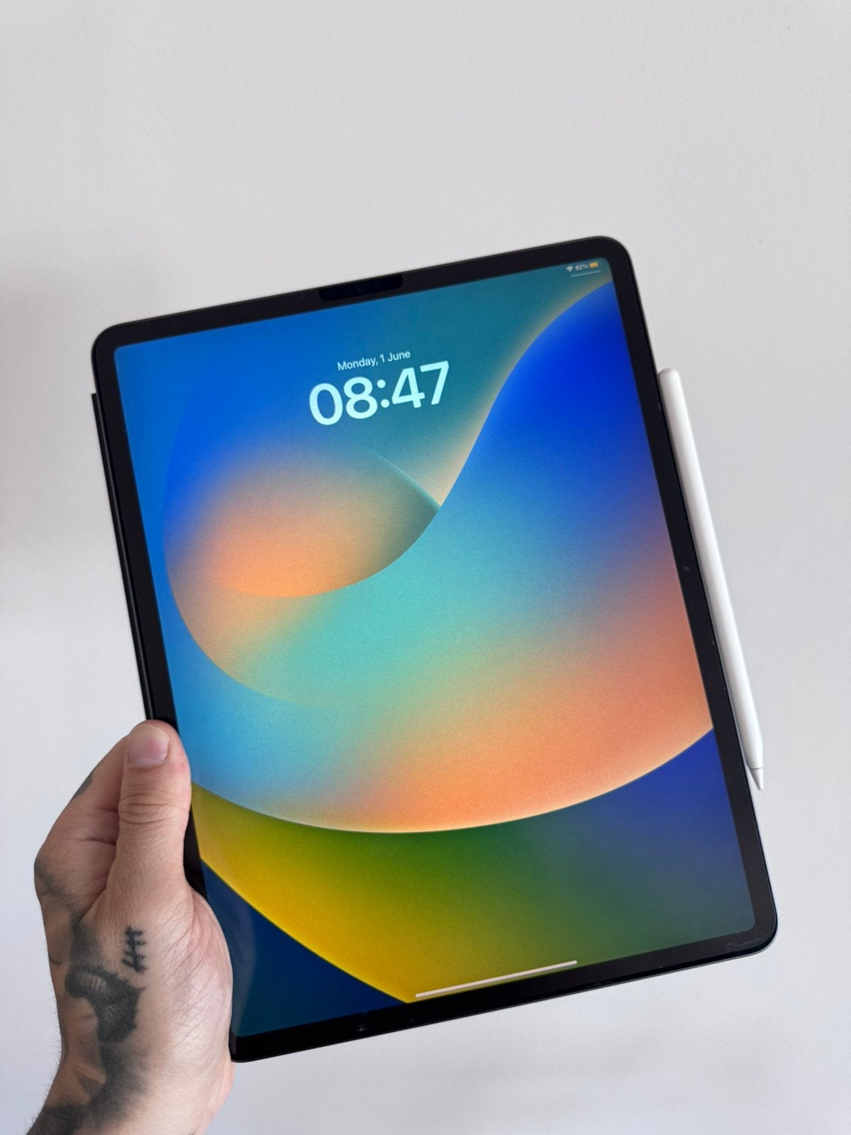 iPad Pro 12.9” 128GB (2020) Space Grey + Tomtoc Hoes, Apple iPad, 12 inch, Ophalen of Verzenden, Zo goed als nieuw