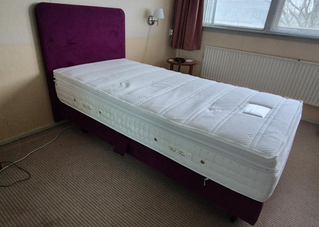 WellFair boxspring * 90 x 1.90 * levensloopbestendig, Ophalen, 90 cm, 190 cm of minder, Zo goed als nieuw