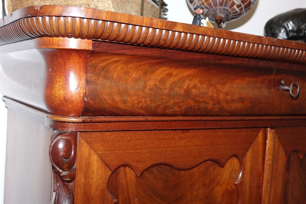 Antieke mahoniehouten kast , biedermeier of empire (leeg), Ophalen